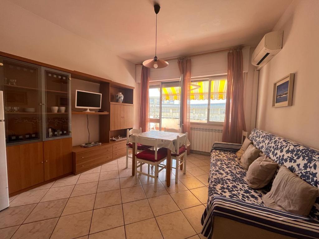 Imperiale Apartment ตีร์เรเนีย ภายนอก รูปภาพ